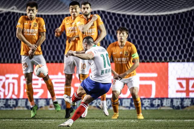 众志成城！勇士官方发夏联夺冠海报：11号秀伦德博格居C位