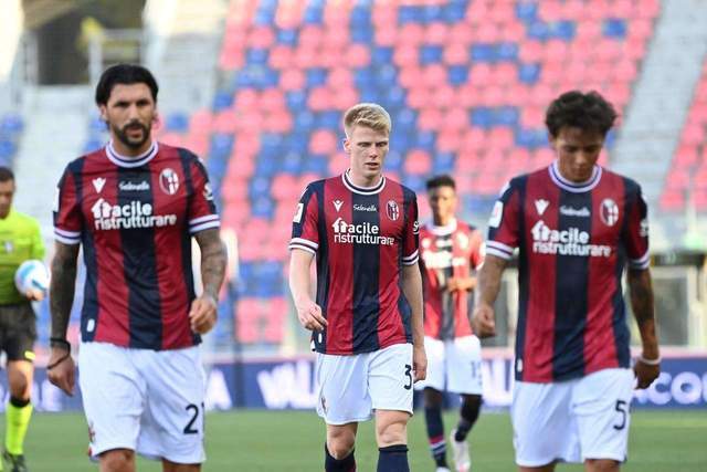 多特蒙德主场2-0胜汉堡，替补伊纳西奥染红